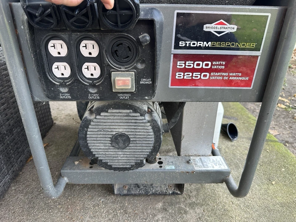 Generator  (Running Great) Briggs & Stratton 5500 W - Image 4 of 4