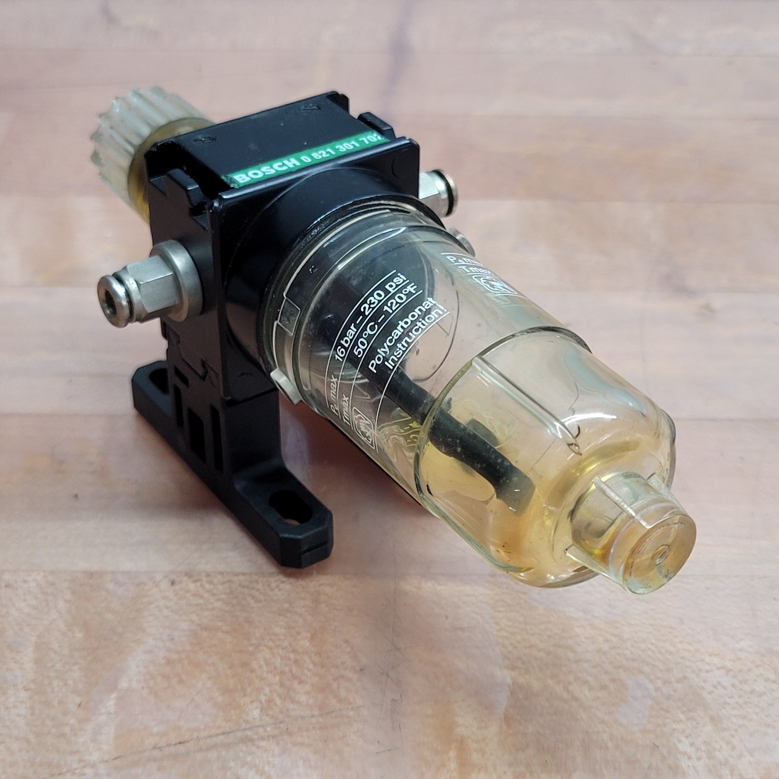 Bosch 0821301702 Line Lubricator, 16Bar/230Psi Max Pressure, 50°C/120°F Max Temp