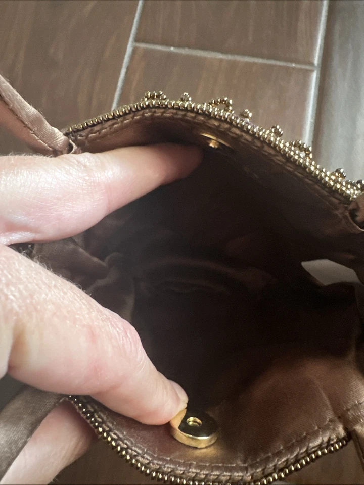 Винтажная вечерняя сумка La Regale с бисером и блестками — бронза/золото 1980–1990-е б/у в отличном состоянии - Изображение 4 из 4