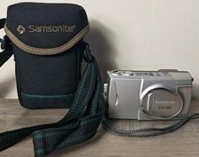 Silver Olympus CAMEDIA Model D-550 Zoom 3.0MP 2.8X Zoom Digital Camera W/Case