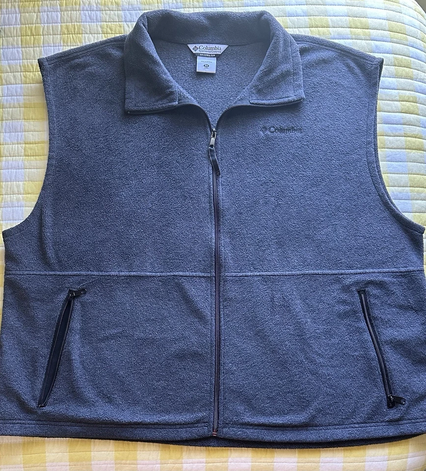 Chaleco polar Columbia para hombre sin mangas gris cremallera 3XL y un par de pantalones deportivos 2XL Foto 2 de 4