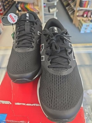 Size 8 EEEE 4E New Balance M520LB7 Black White