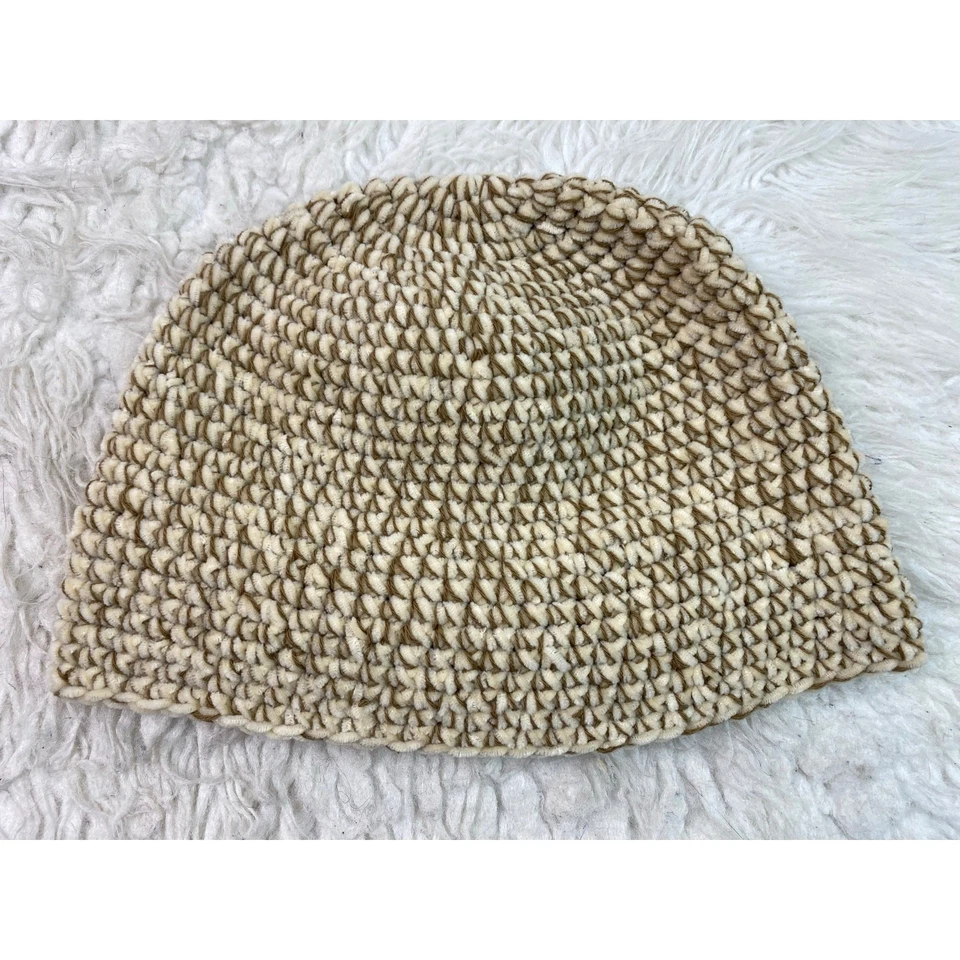 Gorro para mujer Scala Collection marrón crema tejido suave acento floral Foto 2 de 4