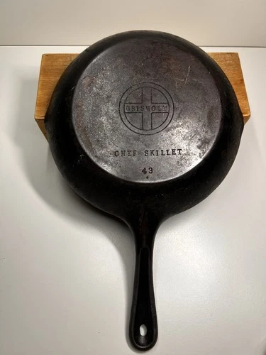 Rare Vintage Griswold Small Logo Cross 9”  Cast Iron Chefs Skillet Pattern #43
