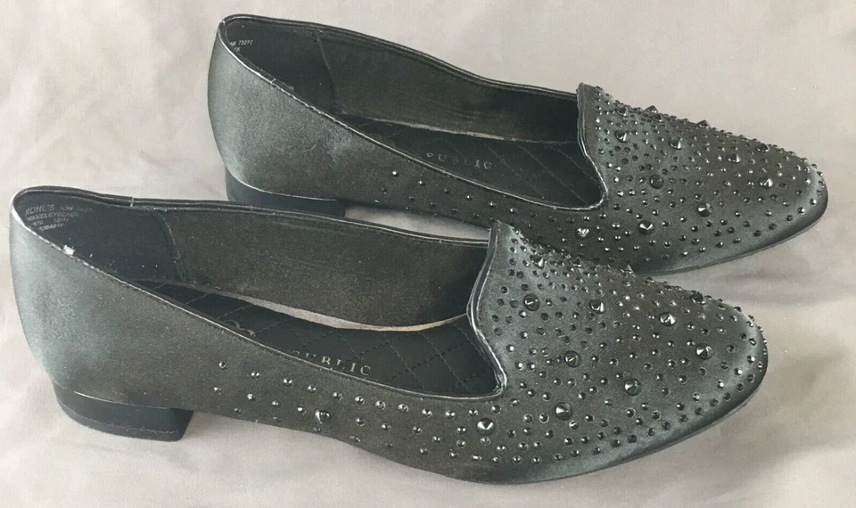 Zapatos planos mocasines Rock & Republic RR Keeley negros con tachuelas para mujer talla 9 Foto 3 de 4