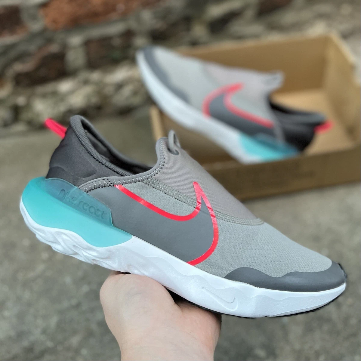 Flat nike shoes womens sale