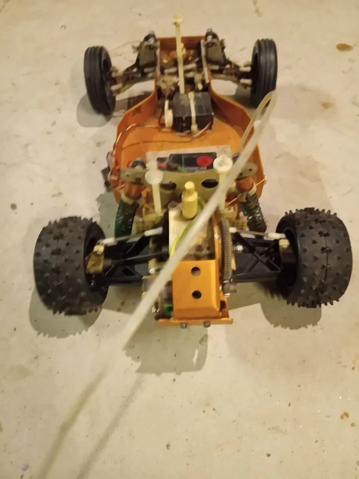 VINTAGE 1990 TEAM ASSOCIATED RC10 B STAMP,Yokomo Motor, Futaba,LOSI Tire Stealth - Image 3 of 4