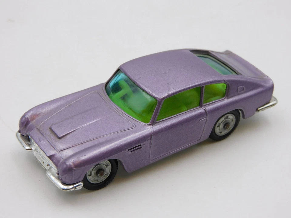 Corgi Toys Husky Aston Martin DB6 1/64 vintage die cast model car - Immagine 4 di 4