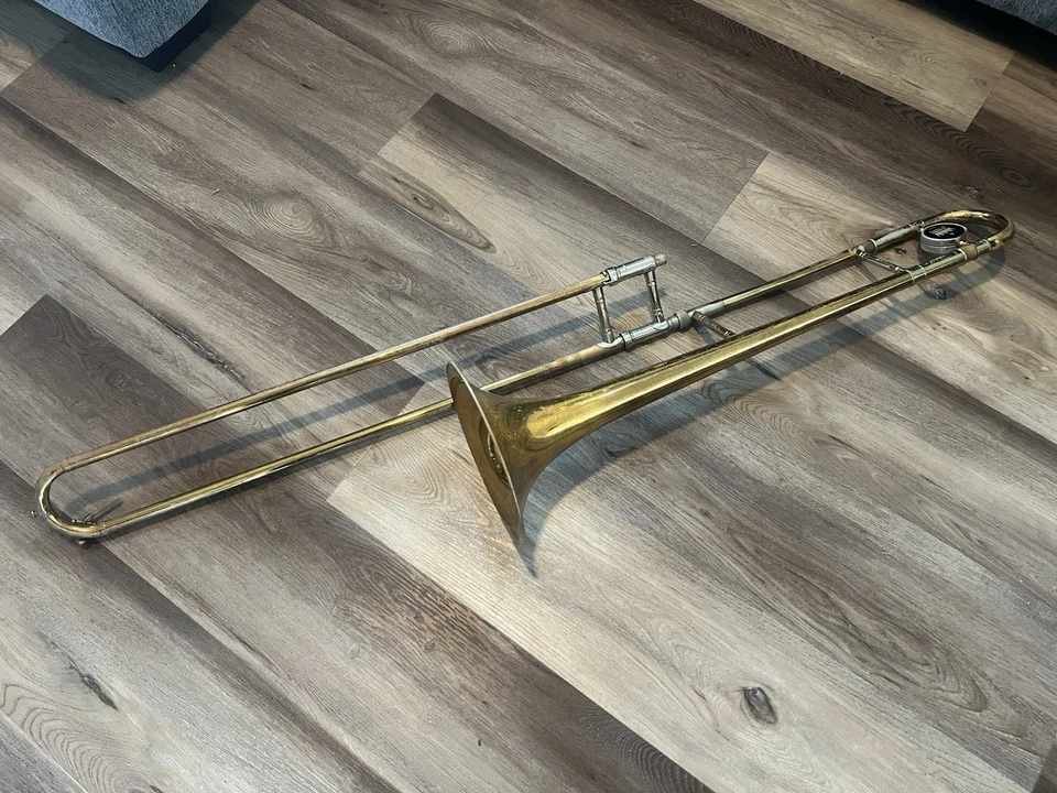 Trombón King 606 con estuche rígido. Hecho en EE. UU. - Funciona completamente - Banda de marcha Foto 2 de 4