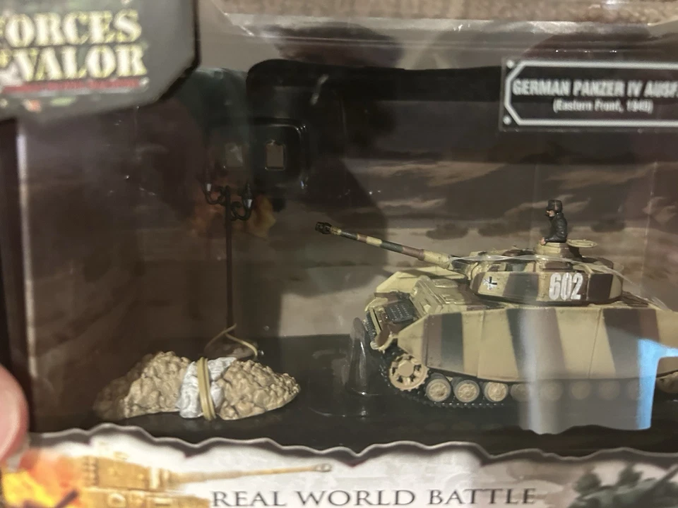 Unimax Forces of Valor 1:72 German Panzer IV Ausf J, E. Front 1945, No. 85351 - Image 4 of 4