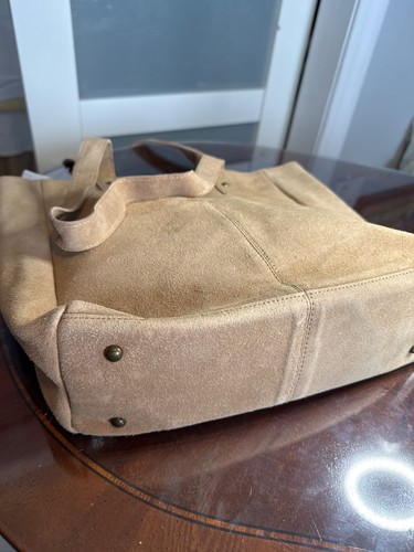 Genuine Leather Beige Tote Bag 16" by 14" Inner Pocket/Magnetic Closure 33-74 - Picture 7 of 7