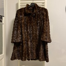 Pelliccia di visone larga a