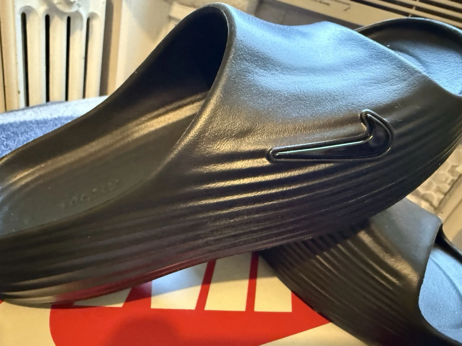 Nike React X Rejuven8 Slide Nero (HV4479 001) Taglia 9 Uomo