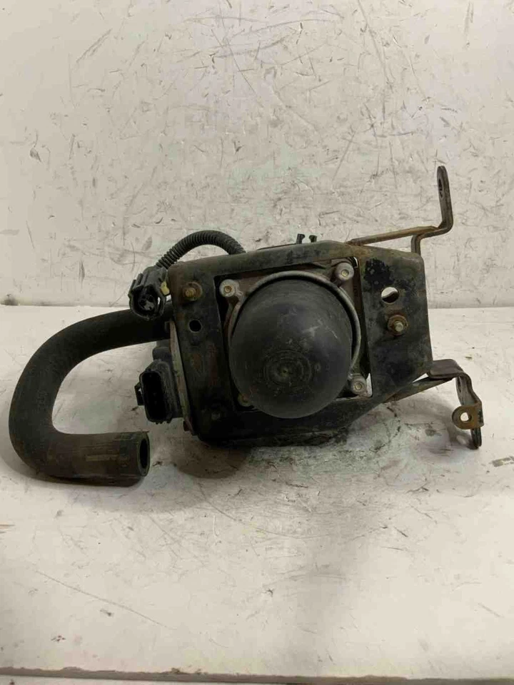 Bomba de ar 99-02 Ford Mustang XR3Z9A486AA UnderRHFender 3.8L 6C 4SpdAT RWD 341-361 - Imagem 3 de 4