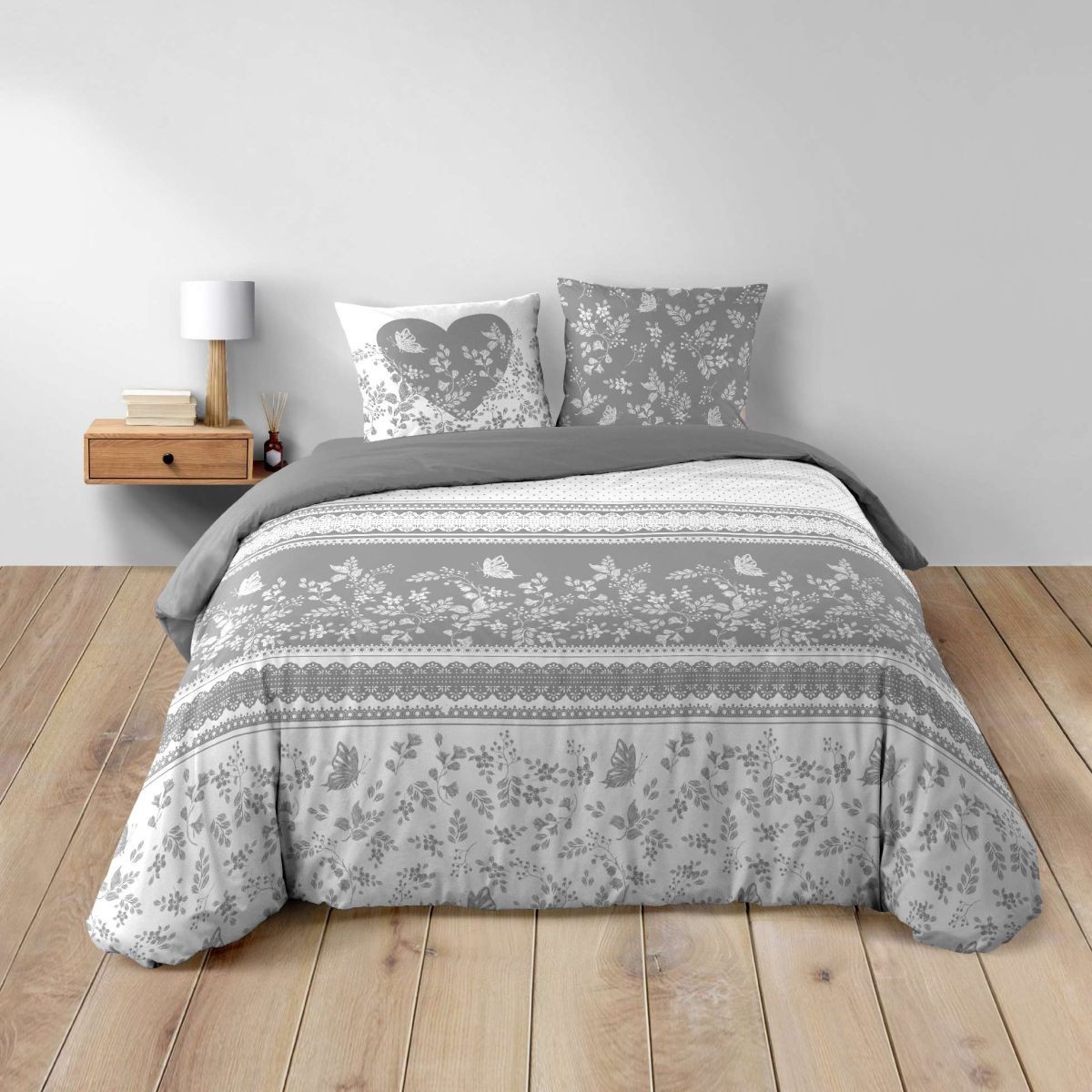 Parure de lit 200x200cm gris pour une chambre parentale moderne collection Annie