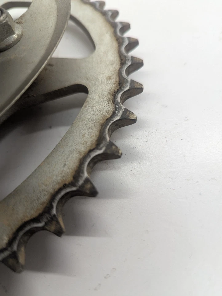 Piñón trasero Suzuki Gz250 1999-2012 OEM 1999-2012 Foto 4 de 4