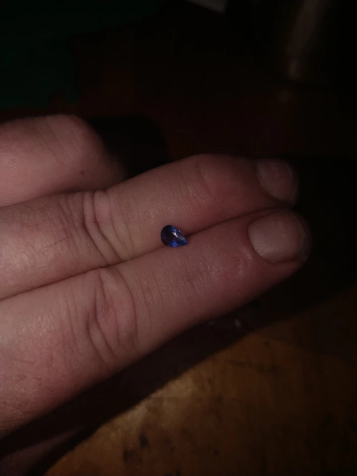 Stunning Montana Sapphire cut in pear shape. Comes with appraisal documentation. - Image 3 of 3