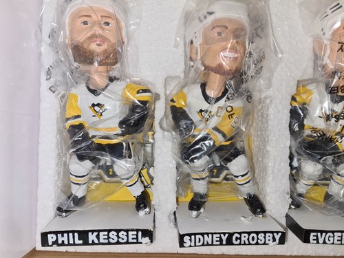 2017 Pittsburgh Penguins Back To Back Champions 4 Bobblehead Set NIB 81-87-71-30 - Picture 11 of 12