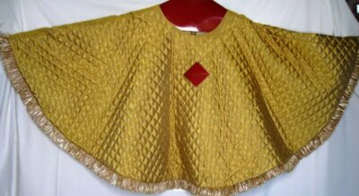  Christmas Tree Skirt Holiday Collection Gold Quilted Lined Polyester New Fancy