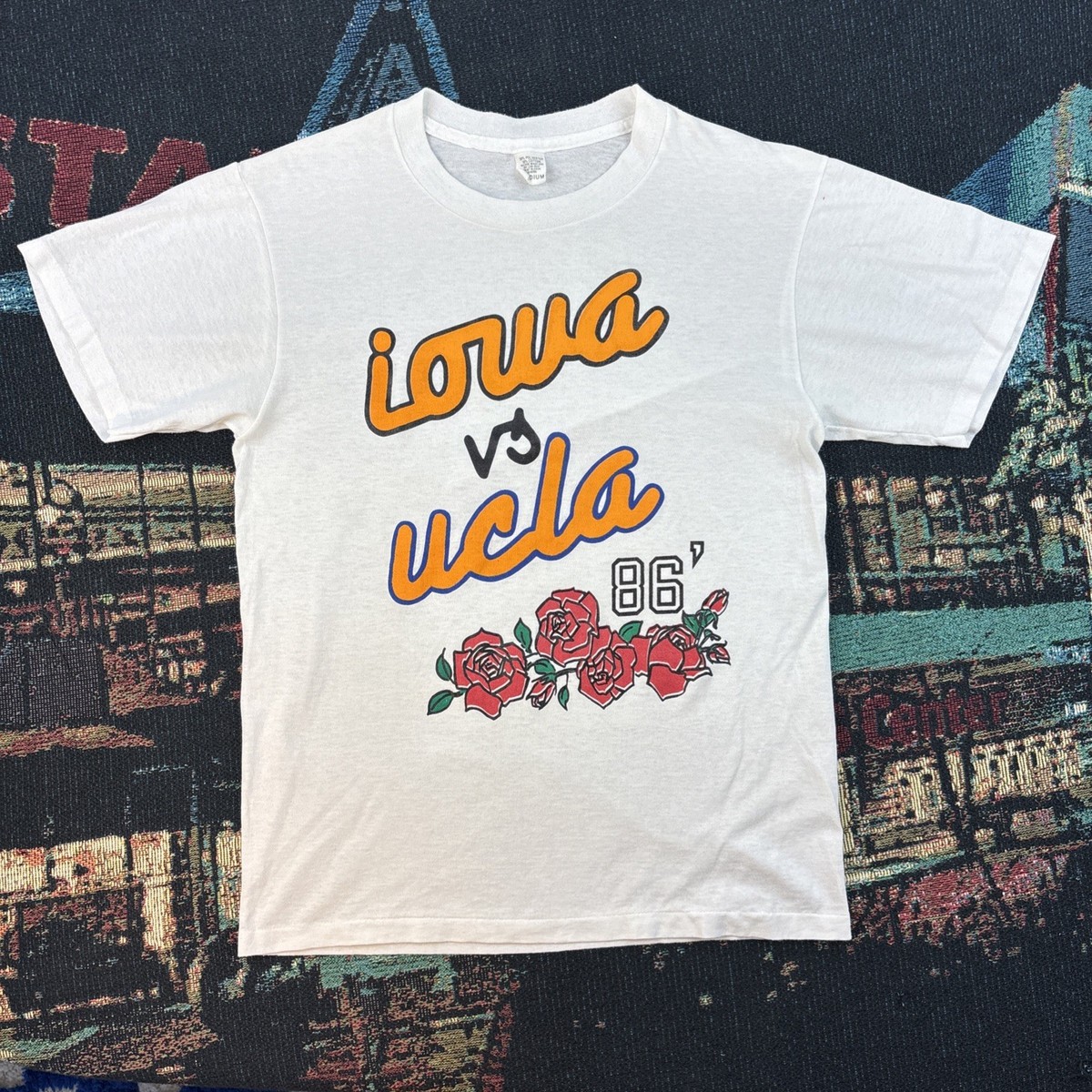Vtg 1986 Iowa Hawkeyes UCLA Football Rose Bowl T-Shirt Single