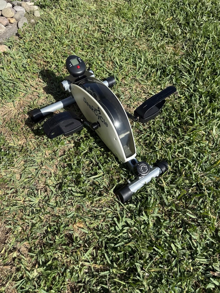 3D Innovations DeskCycle FBA_TT-DSC Under Desk Bike Pedal Trainer - White - Image 2 of 4