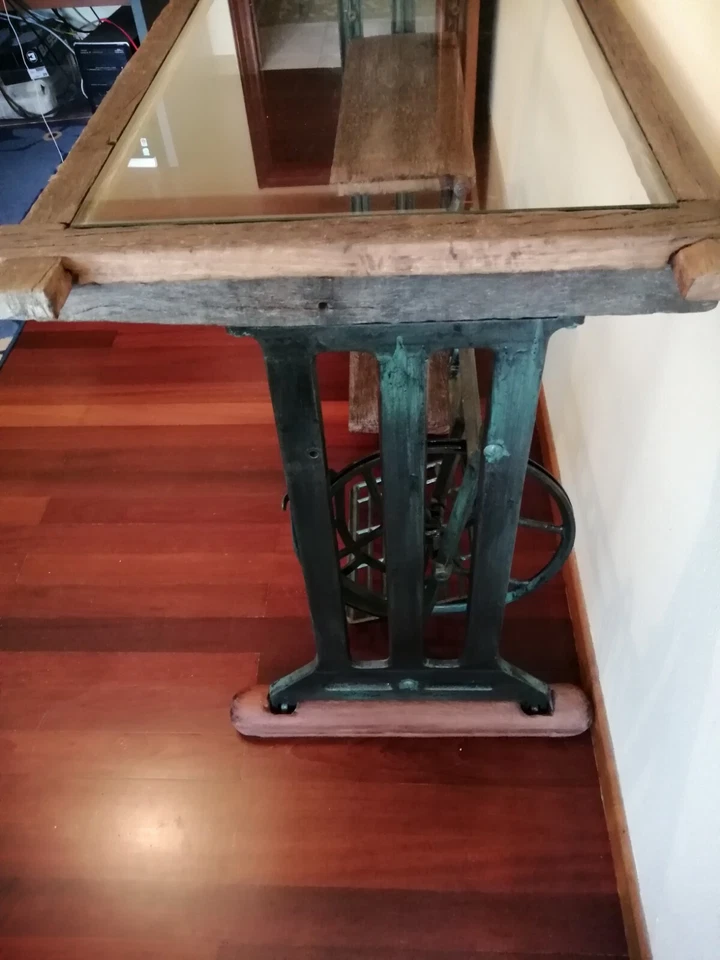 Mesa , Escritorio Antiguo De Diseño Único Y Exclusivo - Imagen 4 de 4