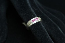 Ladies 925 Sterling Silver Red Ruby 3 Stone Ribbed Band Ring Size 5.5 NOS A227 