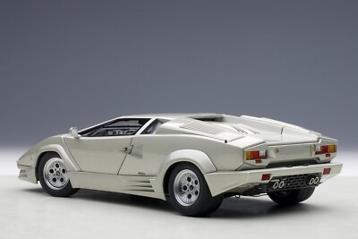 LAMBORGHINI COUNTACH 25TH ANNIVERSARY SILVER 1:18 by AUTOart 74536