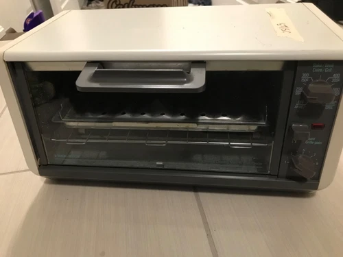 Black & Decker Spacemaker TRO500-04TY4 Toast-R-Oven Toaster Oven