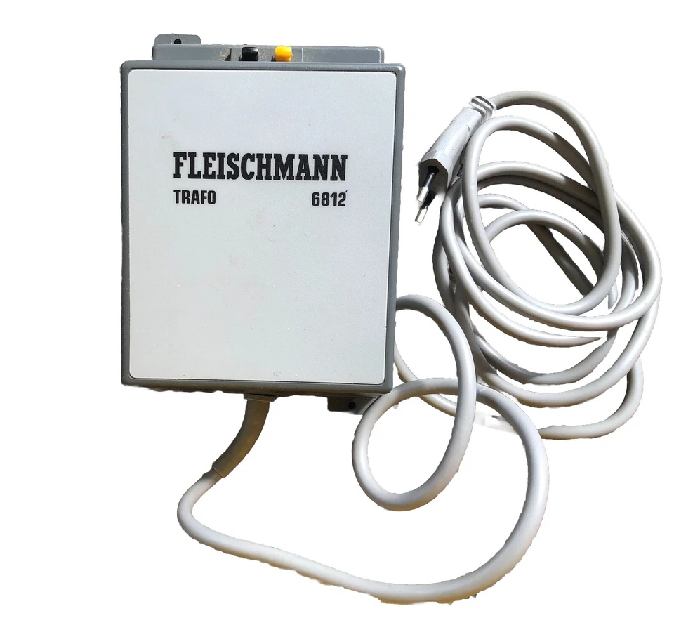 Fleischmann Digital Trafo 6812 zum Betrieb von Twin Center u. Booster