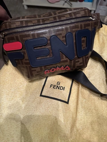 Borsa cintura FENDI X Fila marrone monogramma rivestita tela Spalmati Mania 8BM006