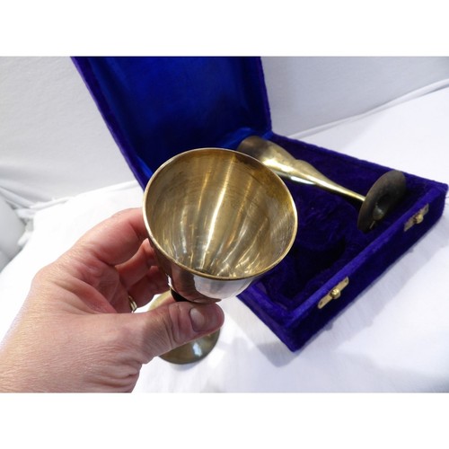 Vintage brass goblet flute set, original storage box, champagne or wine chalices - Picture 7 of 13