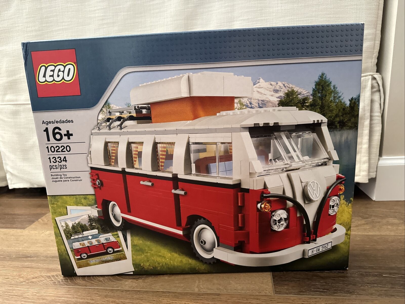 LEGO 10220 Creator Expert: Volkswagen T1 Camper Van BRAND NEW IN BOX