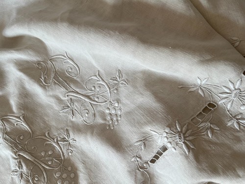 Antique French Linen Sheet - Huge Monogram "BL" - White Embroidery - Scallops - Picture 6 of 19