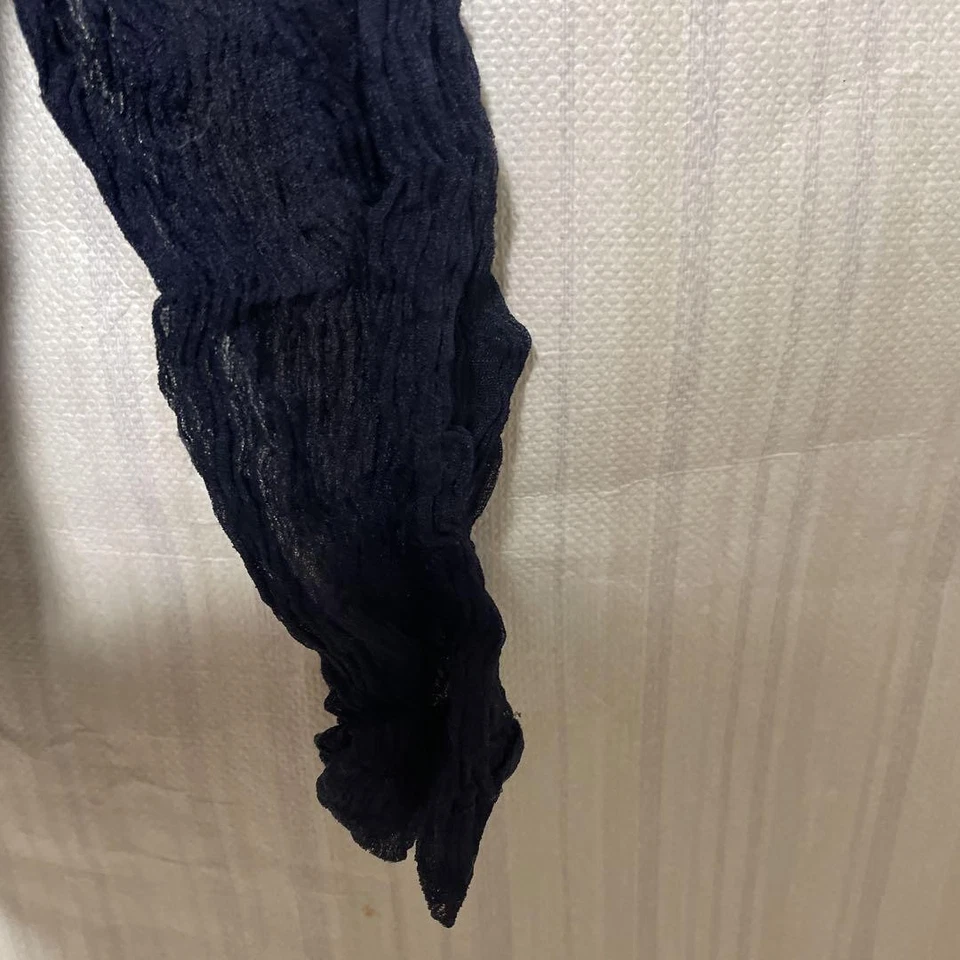 TOP USADO PERMANENTE ISSEY MIYAKE MANGA LONGA EM MARINHA ENRUGADA ACEITÁVEL - Imagem 3 de 4