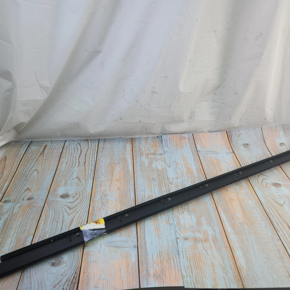 Dorman 25844 适合 1999 - 2004 年福特野马 LH 外门皮带成型扫地装饰 — 第 2/4 张图片