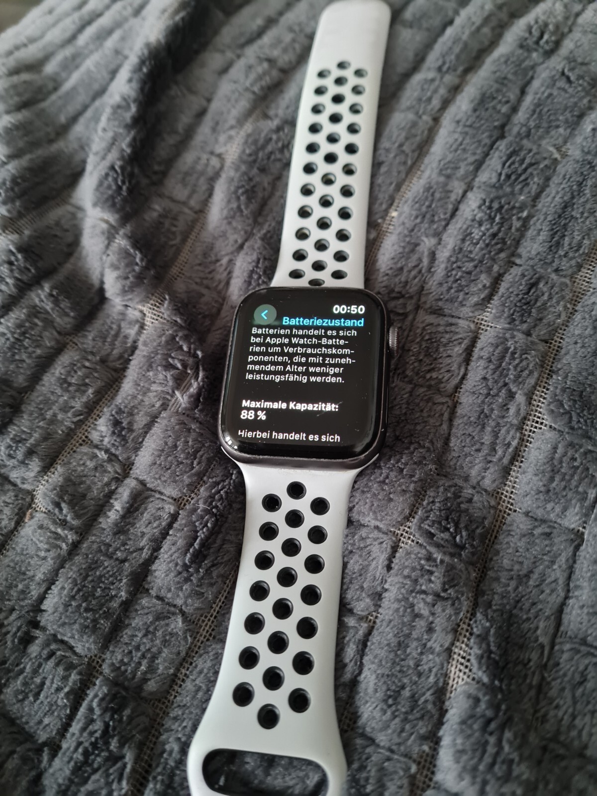 Apple Watch Series 5 Nike 44mm Silber Aluminiumgehäuse mit Pure 