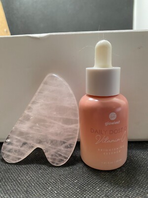 Glowiest Daily Dose Of Vitamin C Essence 1.01 oz / 30 mL &  Tool exp 10/25/2024
