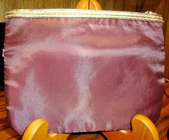 Estuche de maquillaje cosmético Adrienne Vittadini Studio bolso borgoña + cremallera dorada 47 Foto 2 de 3