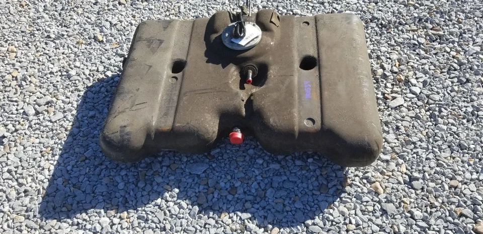 96 CHEVY CAPRICE SEDAN FUEL TANK Foto 3 de 4