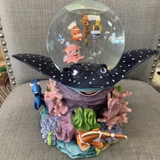 Nemo Coral Reef Musical Snow Globe