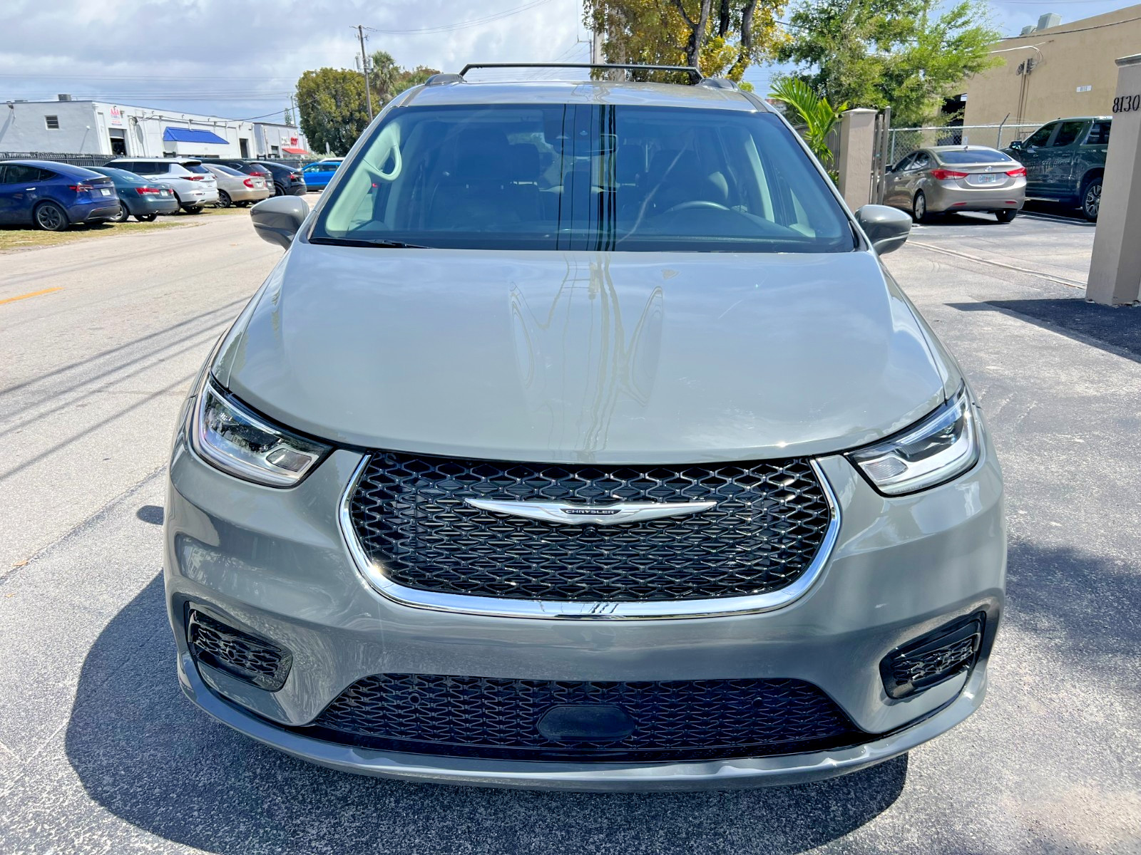 Chrysler Pacifica - Image 3