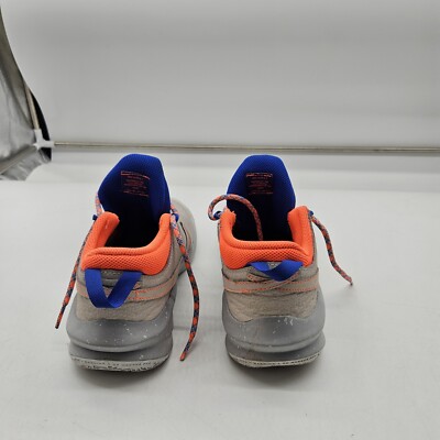 Nike Team Hustle D 10 Desert Sand Boys Size 7Y Running Shoes