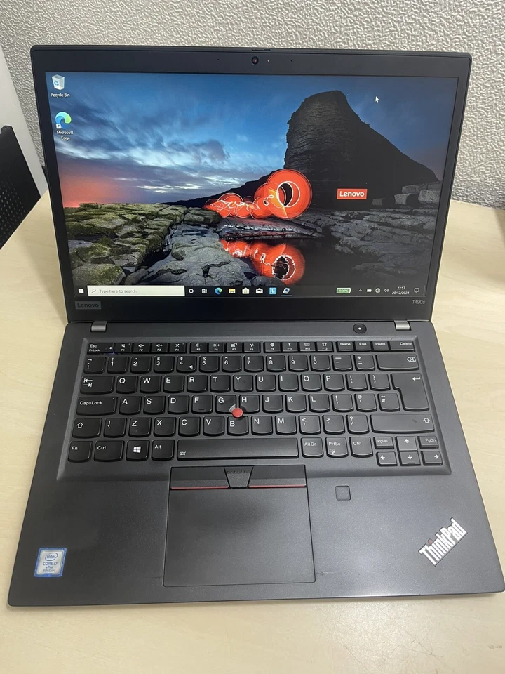 Lenovo ThinkPad T490s · i7-8655U · 16GB · 256GB, photo 1 of 3