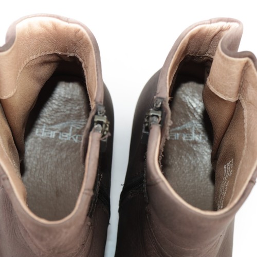 Dansko Women's Hartley Boot Size 40 9 Block Heel Brown Nubuck Ankle Strap Shoe - Picture 10 of 11