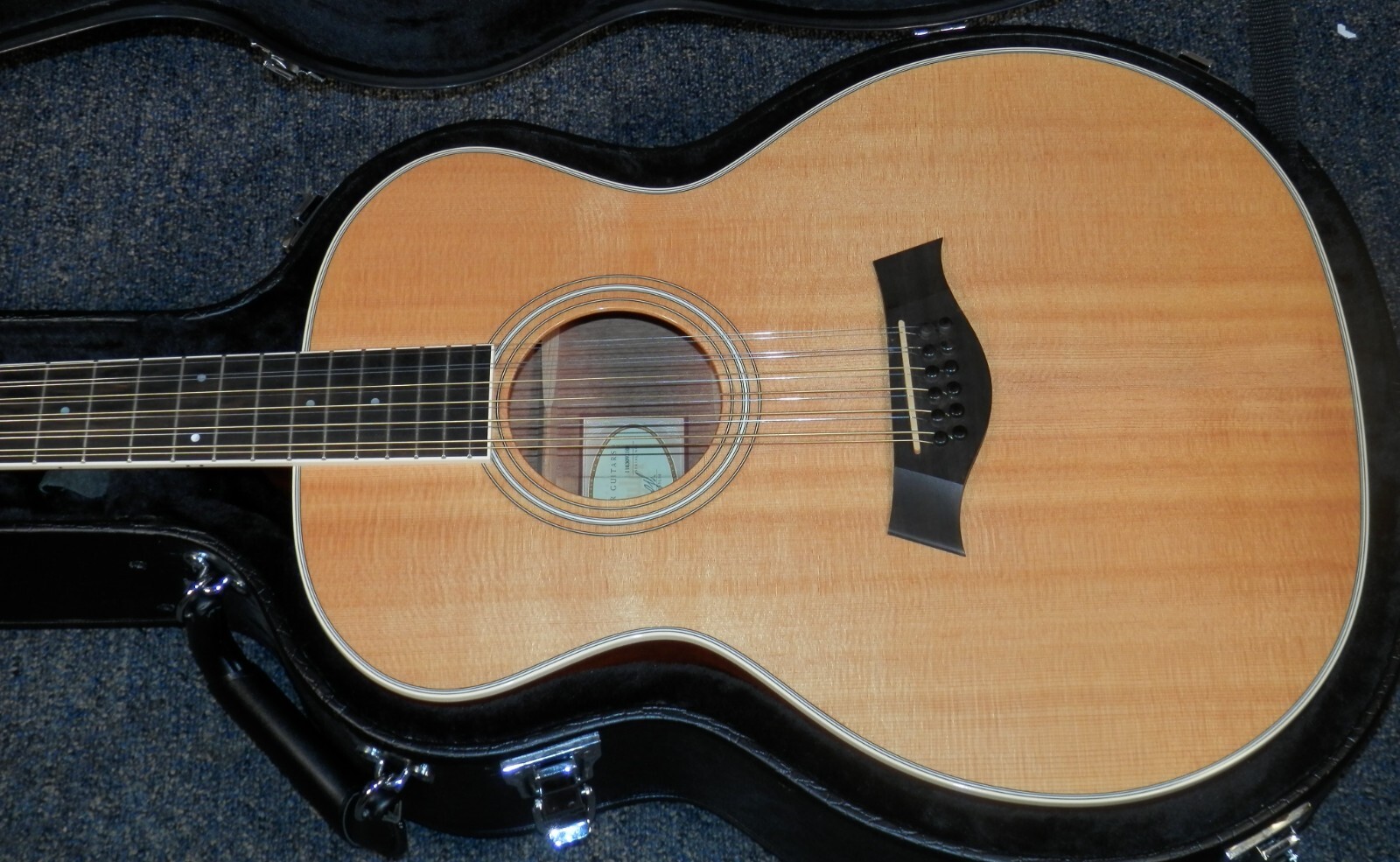Taylor GA312 Grand Auditorium 12String Acoustic Guitar with case 2012
