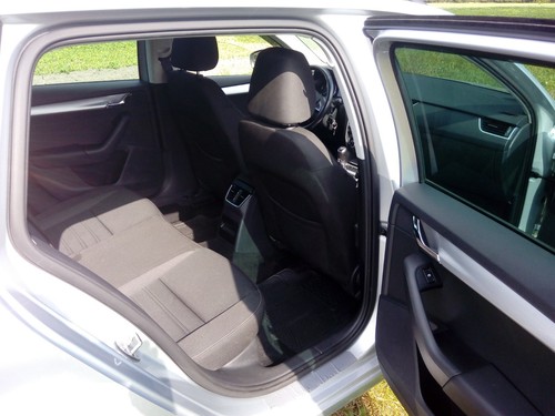 SKODA OCTAVIA KOMBI 5E3 Silber BJ 2017 GEPFLEGT 1.6TDI 116PS - Bild 16 von 24