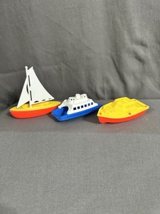 Vintage Set Of 3 Bath Toys Boats Sailboat