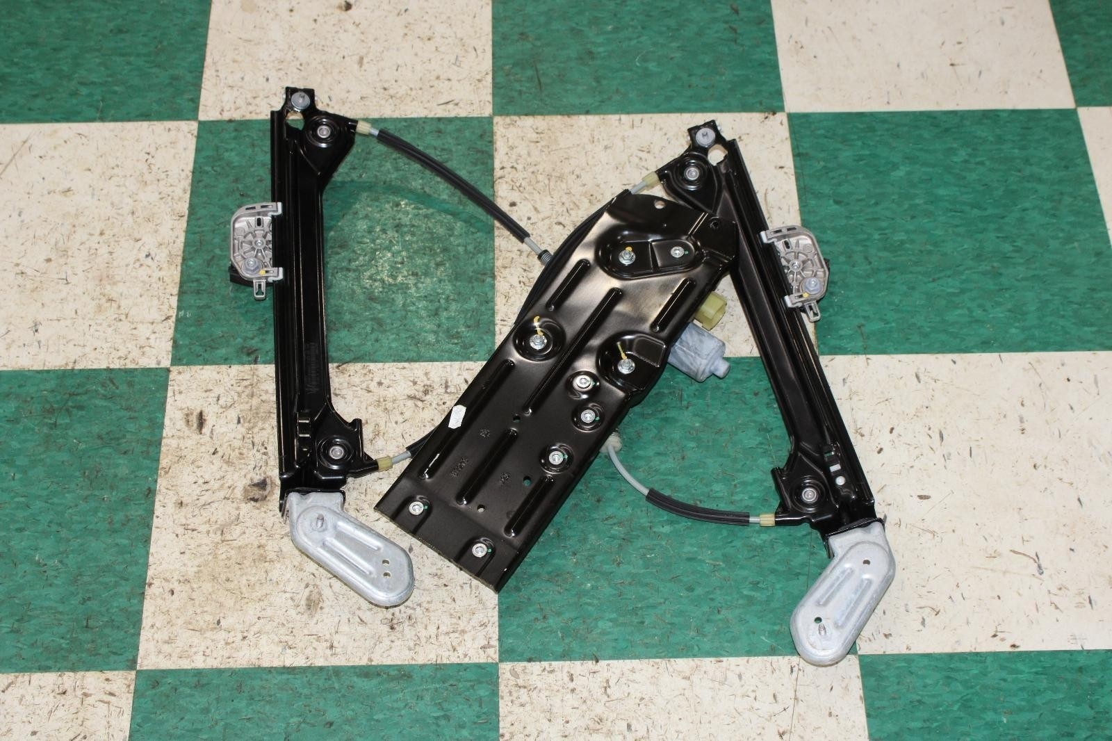 Maserati Quattroporte 2014-2024 Rear Left Window regulator