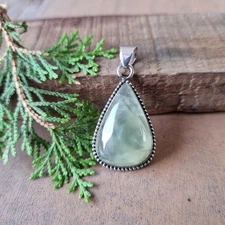 Amazing Prehnite Gemstone Pendant 925 Sterling Silver Designer Pendant PG7361